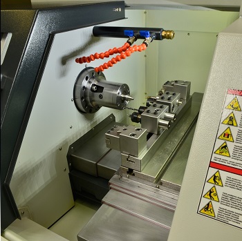 Komatron GT 300 Cnc Gang Torna, yüksek adetli parça işleme, hassas parça işleme, hassas parçalar için uygun çözüm, yüksek adetli parçalar için uygun çözüm, rijit döküm gövdesi, fener mili tasarımı, kompakt tasarım cnc, yardımcı operasyonlar için cnc, yardımcı operasyonlar torna, küçük ebatlı parçalar için uygun çözüm, küçük ebatlı parçalar için cnc, küçük ebatlı parçalar için torna